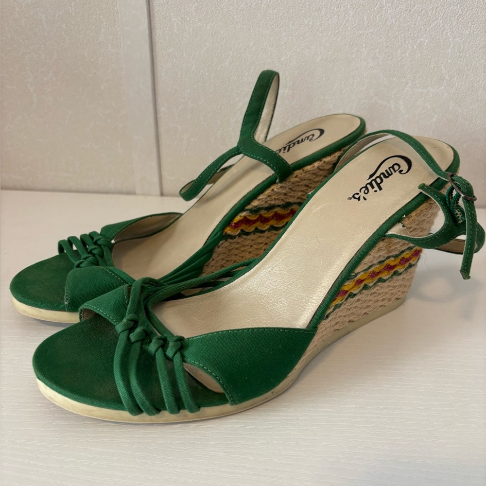 Candie's | Vibrant Green Wedge Sandals | Size 10M